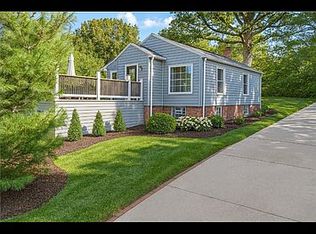 1861 S Main St, Akron, OH 44301