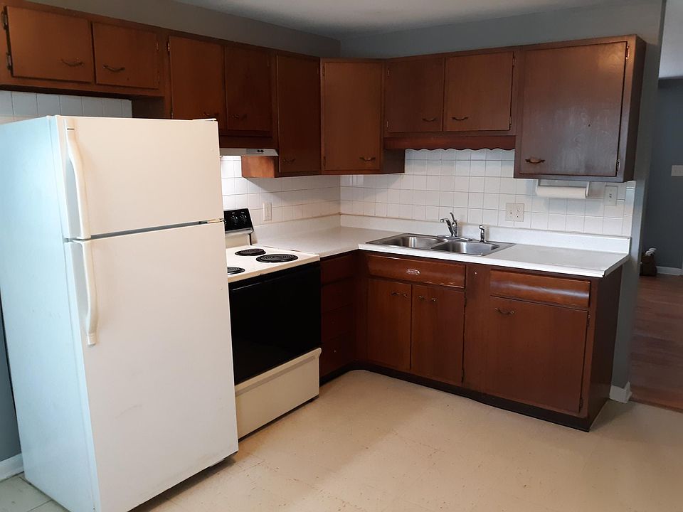 1st image of 605 N 6th St