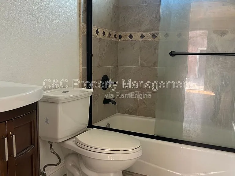 1445 1/2 S Sunol Dr — Photo 12
