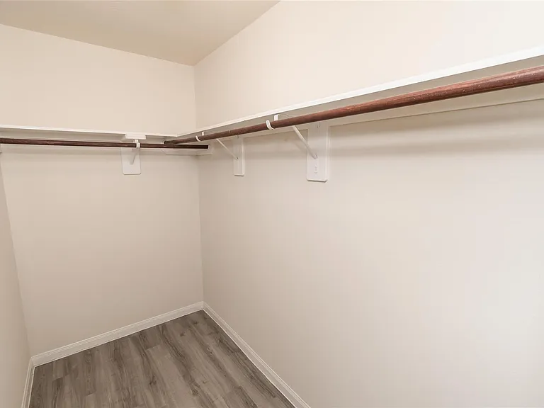 21722 Martin Grove Ct — Photo 7