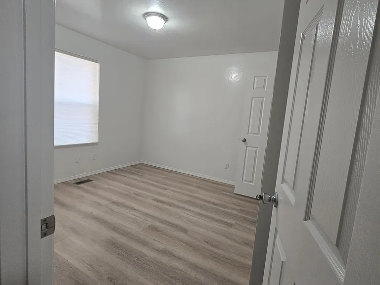 11407 Willamette Way — Photo 12