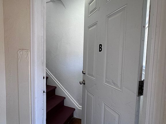 4th image of 679 31st St APT B