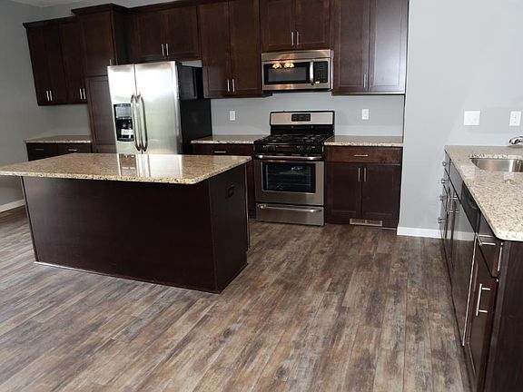 3rd image of 11890 Emery Village Dr
