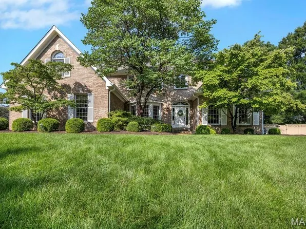 1829 Elmsford Ln, Chesterfield, MO 63005