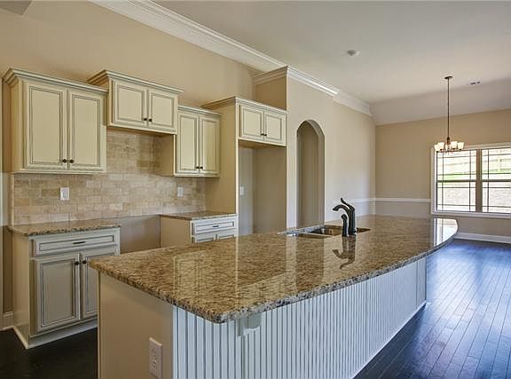 4th image of 318 Sword Ln #93