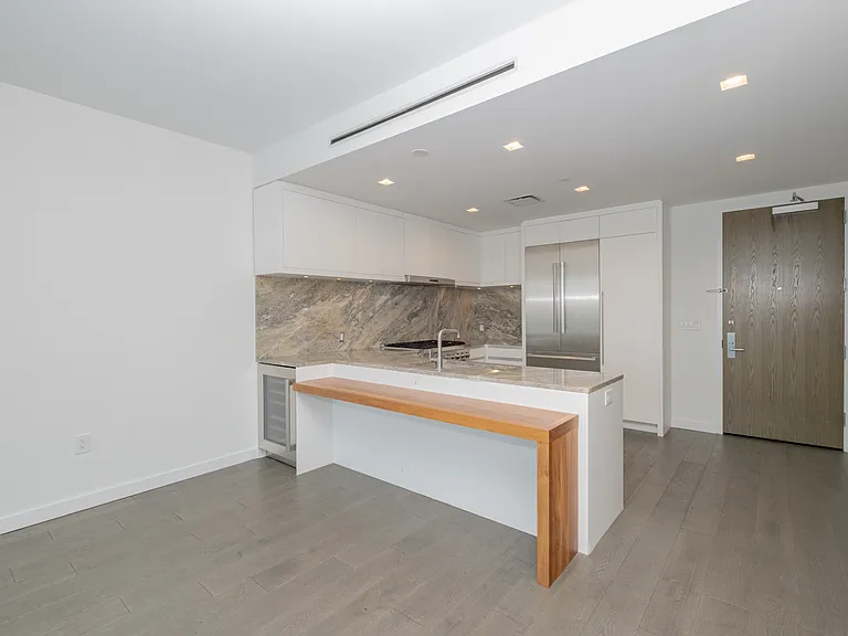 One Park Condos — Photo 51