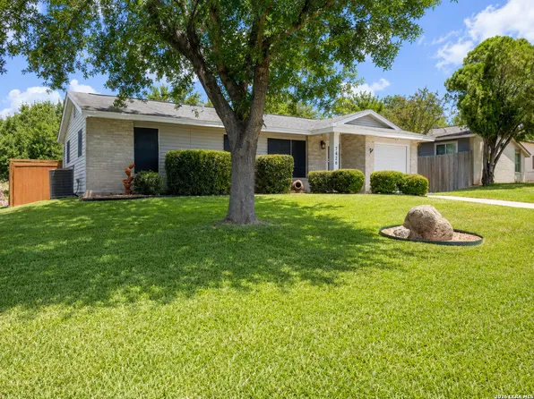 7426 MOUNTAIN OAK TRL, Live Oak, TX 78233