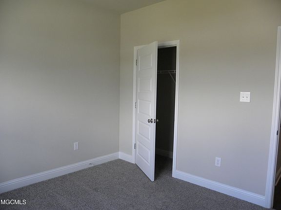 4th image of 1040 Whimbrel Ct