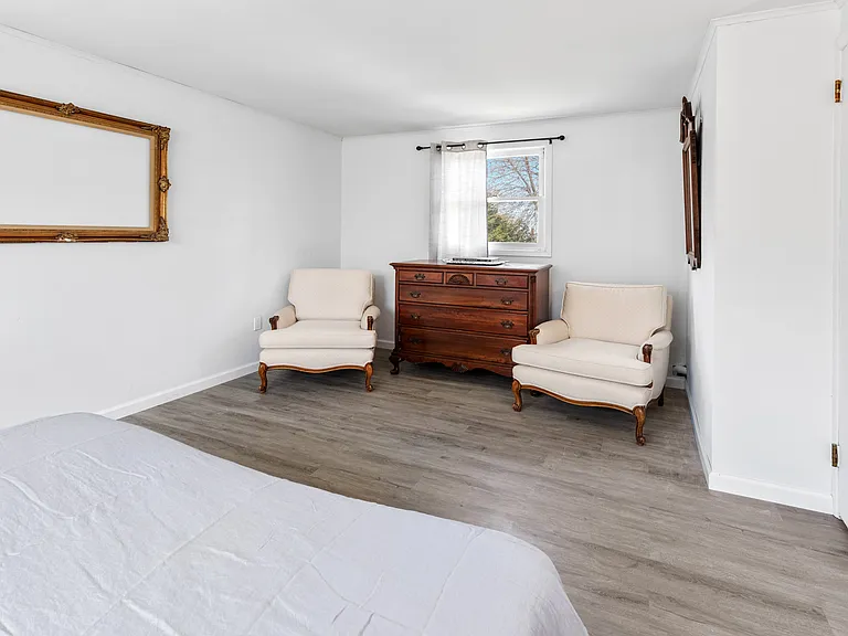 35 Lynn Ave — Photo 12