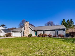 1403 Spring Hill Cir, Kernersville, NC 27284