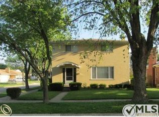 8186 Sunburst St, Center Line, MI 48015