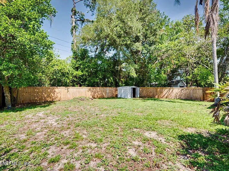 4252 Pinewood Ave — Photo 4