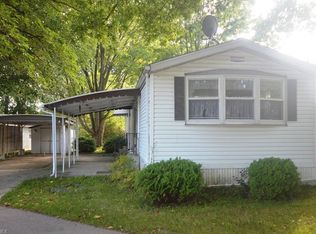 3 West Dr, Olmsted Falls, OH 44138