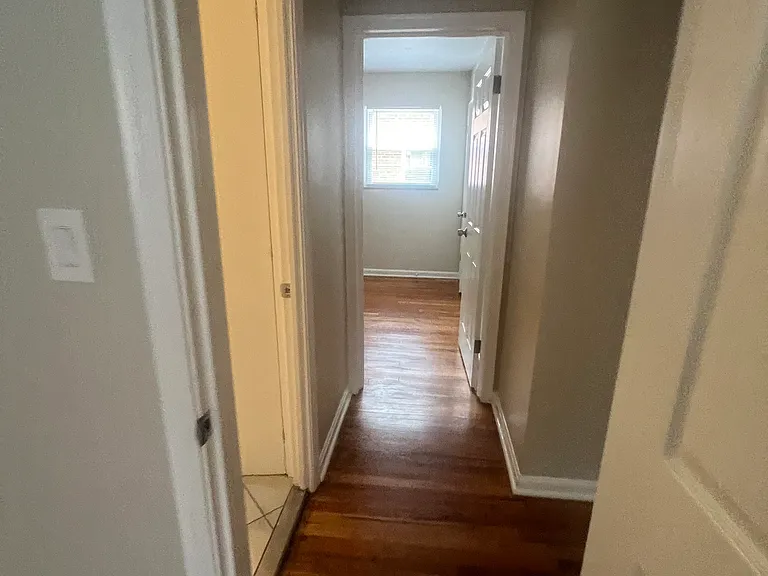 472 E 222nd St #1 — Photo 17