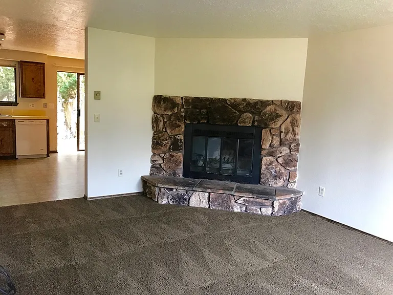 5437 - 5439 Nicole Ct SE — Photo 7