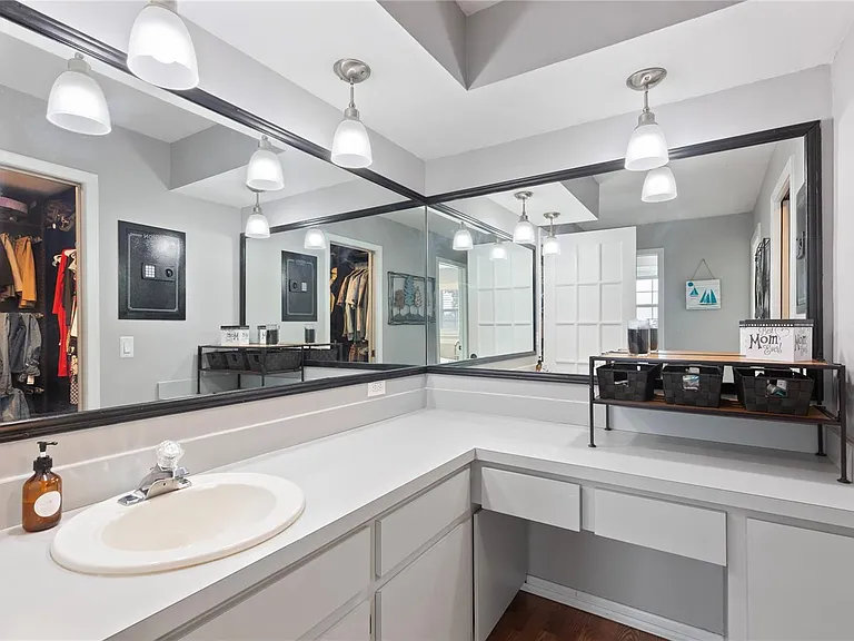 1925 Marla Ct — Photo 17