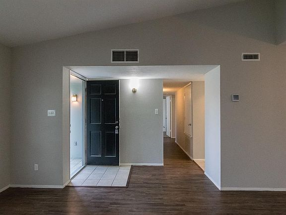 2nd image of 118 Lucinda Dr