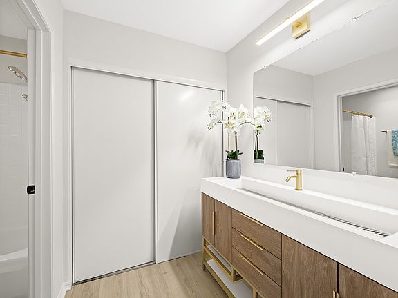 4th image of 439 S Catalina Ave APT 305