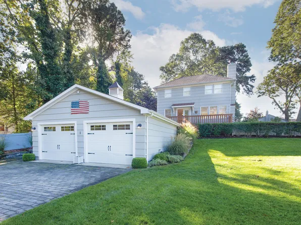1 Canal Rd, Hampton Bays, NY 11946