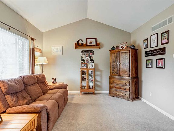 5th image of 6900 Oakmont Ct
