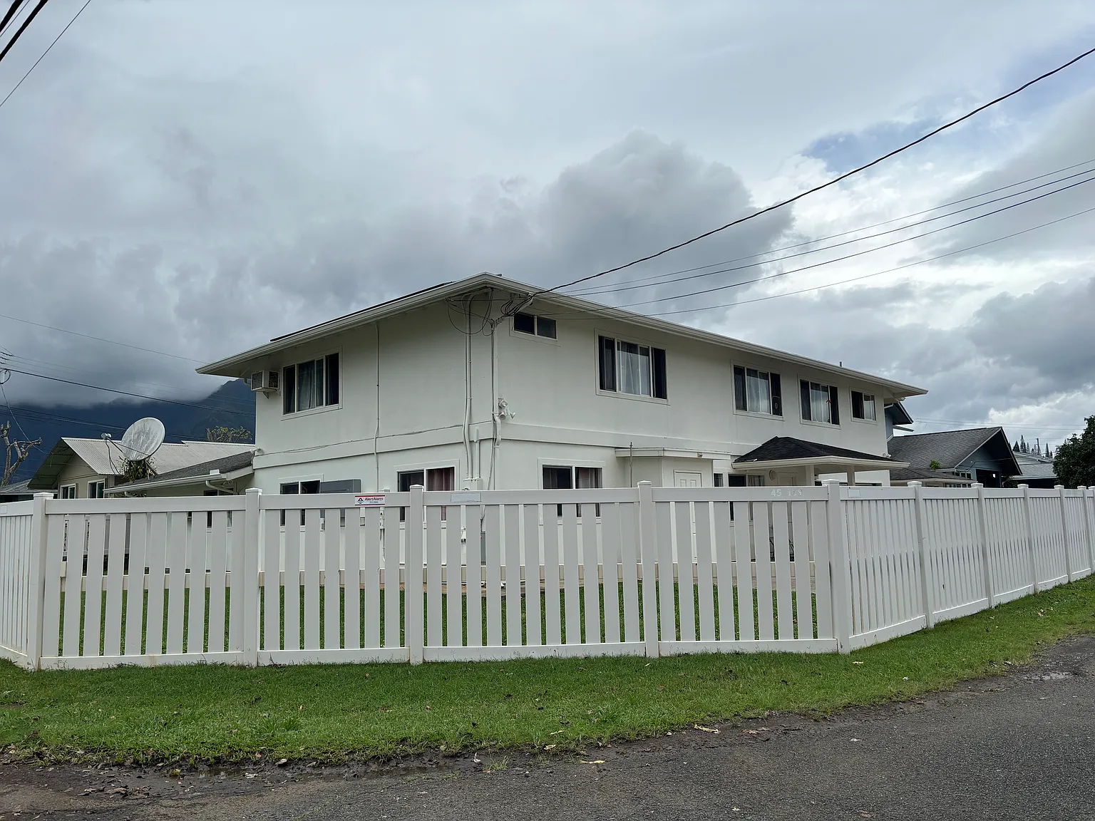4 bed, 1960 sqft, $4,500 — Photo 1