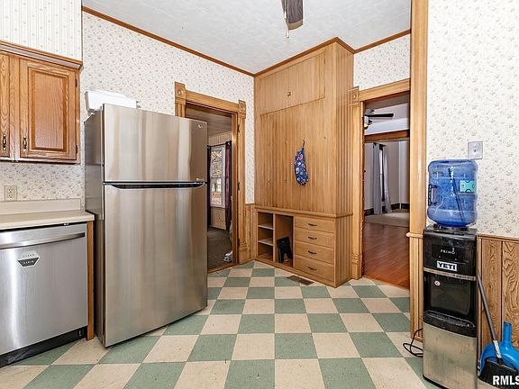 4th image of 307 E Court St