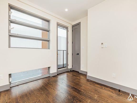 3rd image of 114 Jefferson St #3M