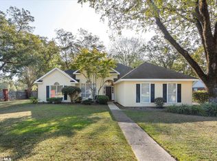 2715 Oakridge West Dr, Mobile, AL 36608