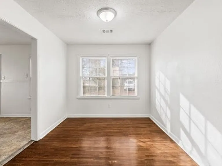 1511 W 23rd St — Photo 5