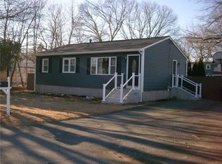 68 Alfred St, Warwick, RI 02889