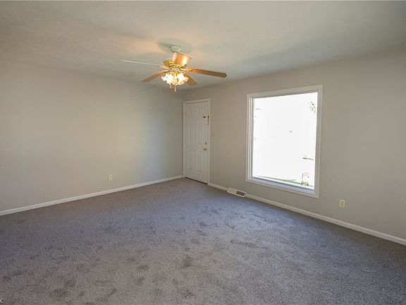 4th image of 12705 Astor Ave