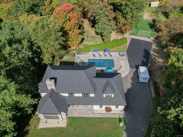 109 Old Farms Road, Watertown, CT 06795