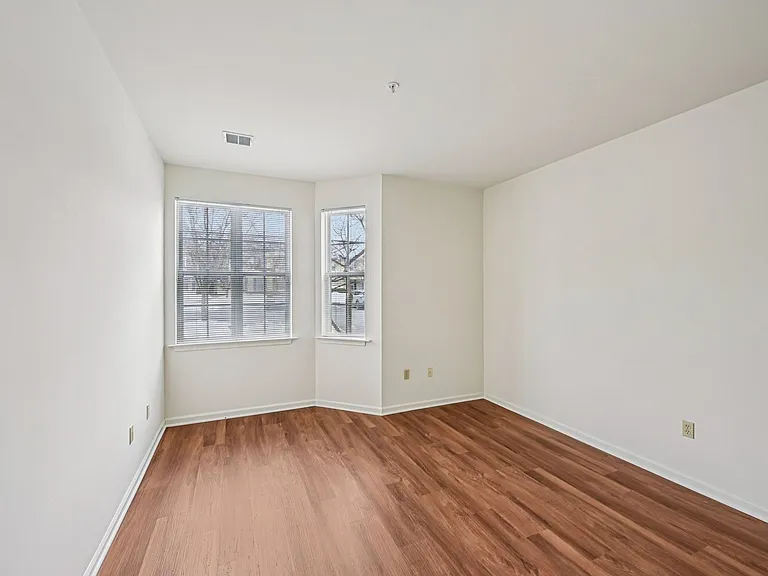 Spring Creek Apartments — Photo 138
