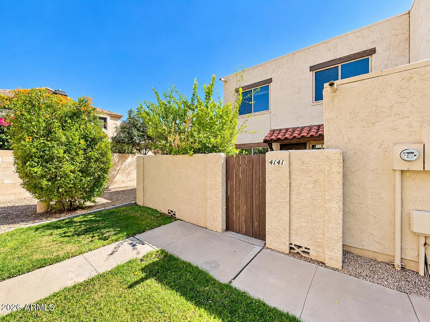 2 bed, 1.0 bath, 904 sqft, $1,795 — Photo 1