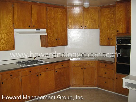 4th image of 845 S Bedford St APT 9
