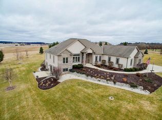 3551 Scenic Vista Ct, Waterford, WI 53185