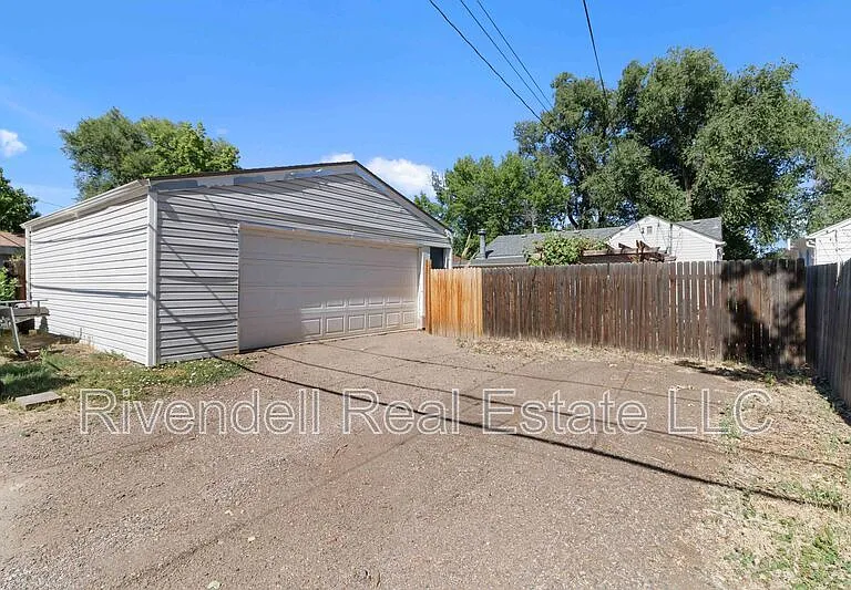 2279 Kendall St — Photo 18