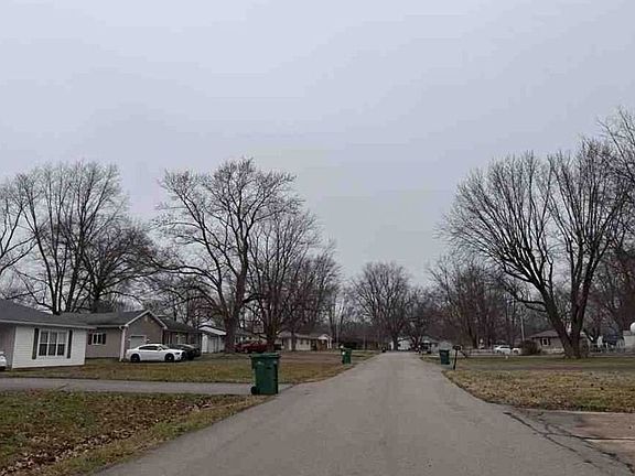 Exterior Neighborhood (street photo)
