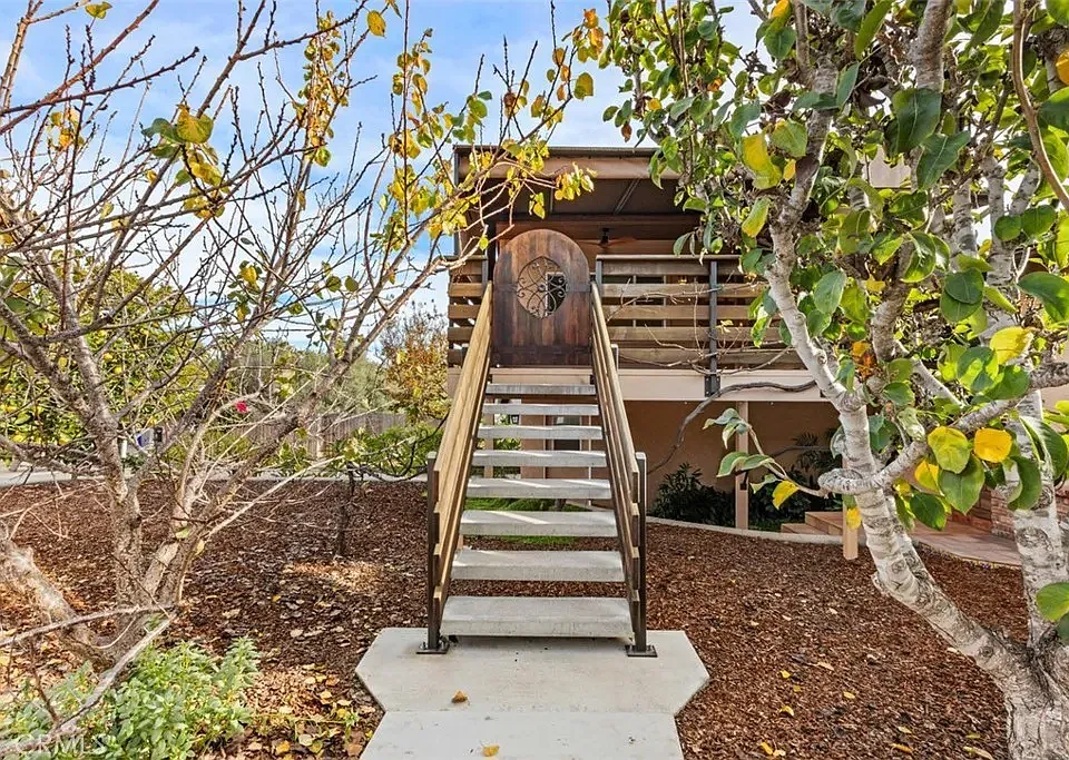 1321 Pepper Tree Ln