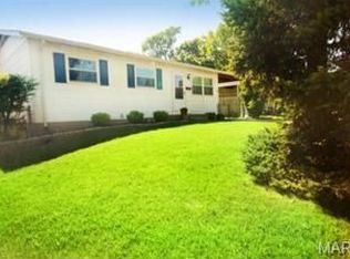 1528 Pontmain Dr, Hazelwood, MO