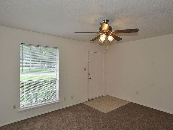 4th image of 17010 Forest Bend Ave