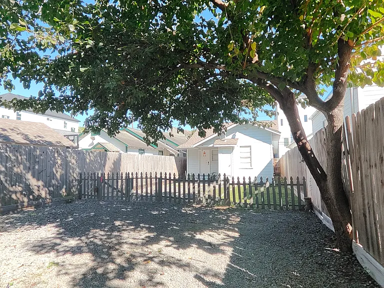 4313 Center St — Photo 27