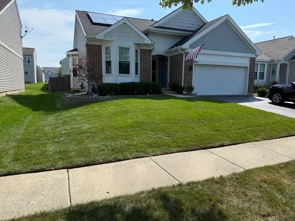 367 Larkspur Ln, Round Lake, IL 60073