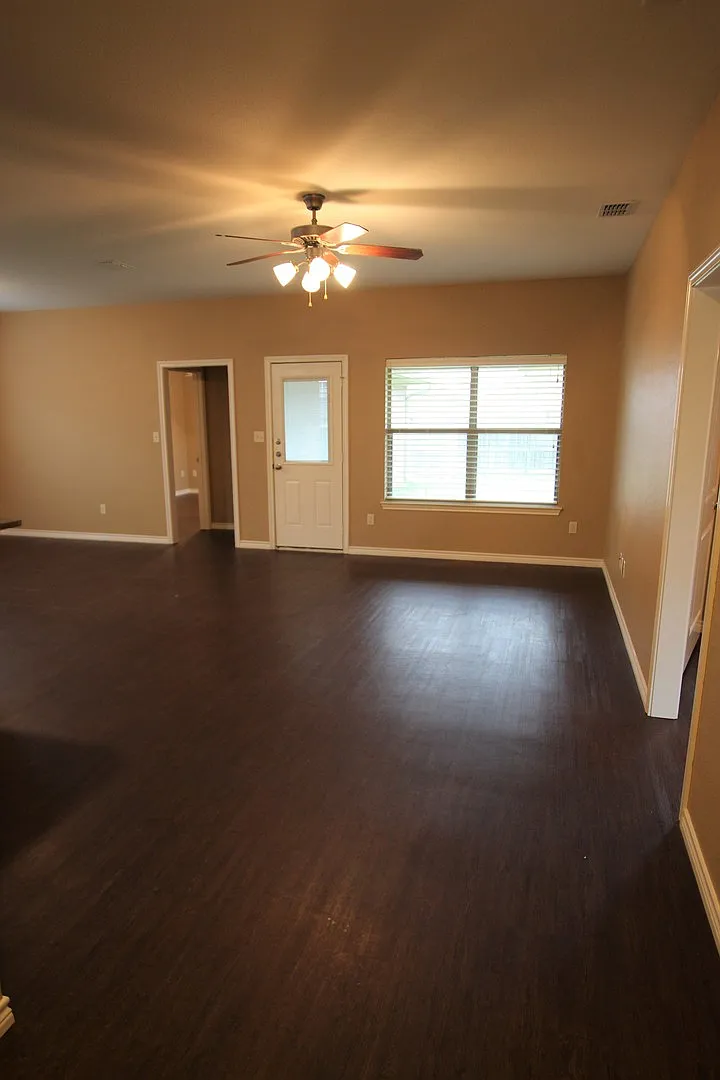 Gorgeous 3 Bedroom Home in The Ranch Subdivision- Flint! Coming soon! — Photo 3