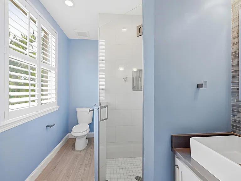 542 NE 7th Ave #2 — Photo 28