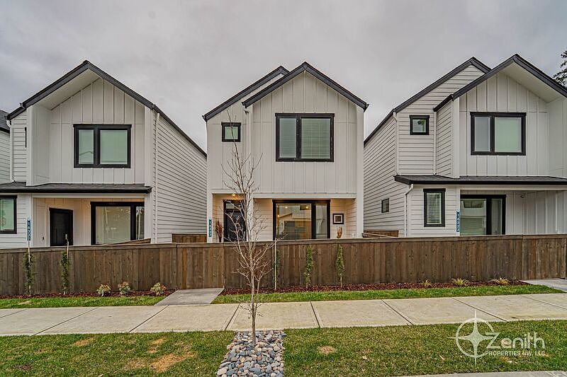 1st image of 16327 NE 21st St