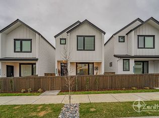 16327 NE 21st St, Vancouver, WA 98684