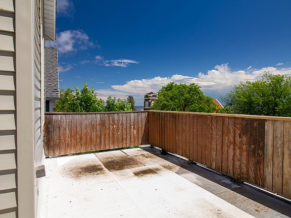 3rd image of 825 W 3rd St APT 2