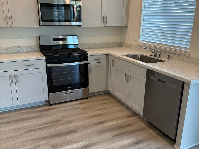 854 Pico Pl — Photo 6