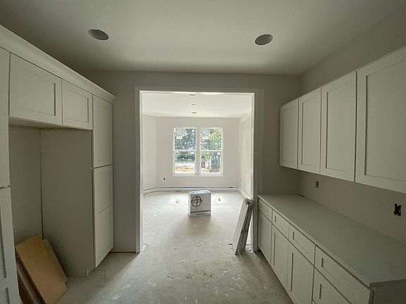 4th image of 217 Fir Ave